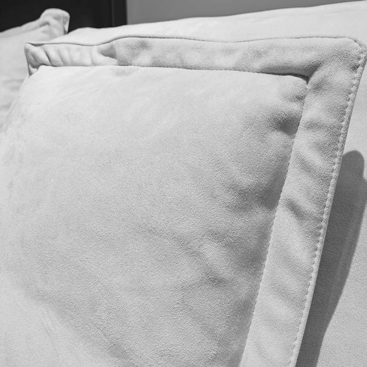 Cream Style Modern Simplicity Straight-Line Design Fabric Sofa for Living Room with Tech-Fabric Cloud Cushions Marsiling