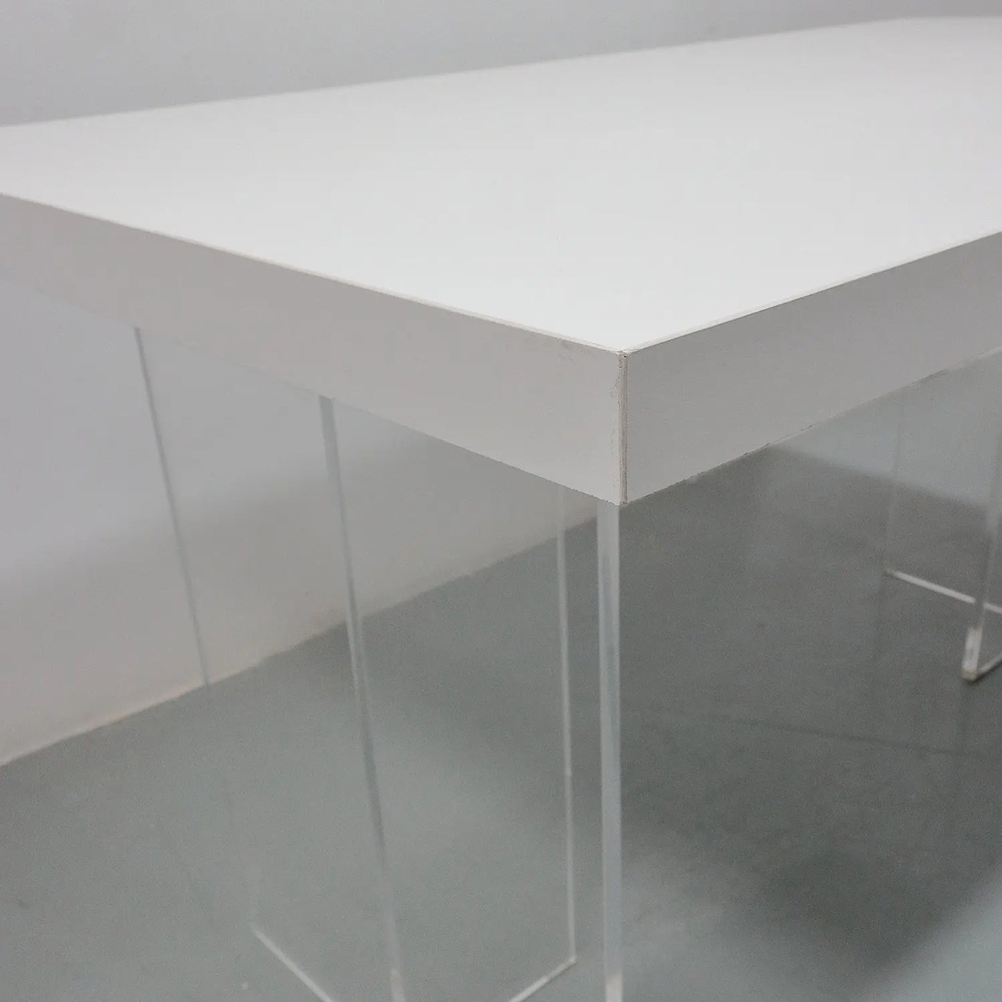 Restaurant Dining Room Furniture Dining Table Acrylic Leg Matte Sintered Stone Marsiling