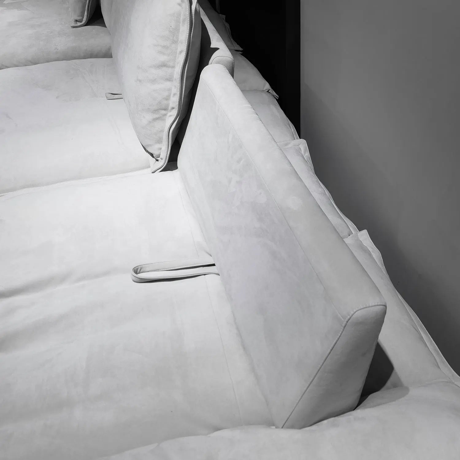 Cream Style Modern Simplicity Straight-Line Design Fabric Sofa for Living Room with Tech-Fabric Cloud Cushions Marsiling