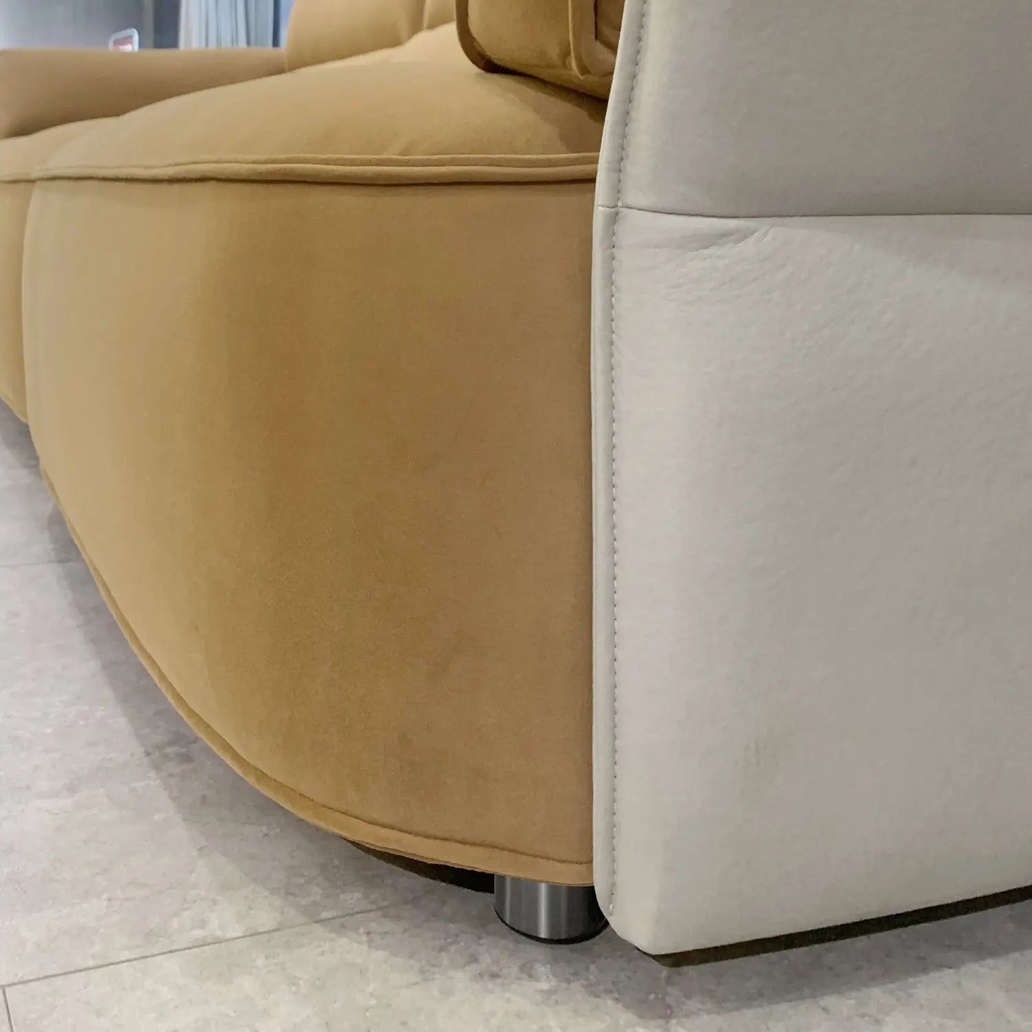 Modern Lounge Fancy Sectional Living Room Sets Sofa High-density Fabric Solid Wood Frame Sofa Home Furniture Marsiling