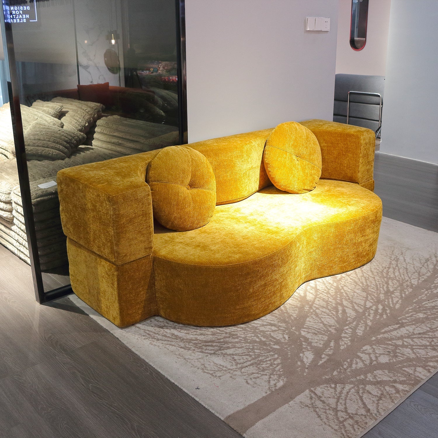 Modern Minimalist Foldable Sofa Bed Vacuum Compression Curved Shaped Marsiling