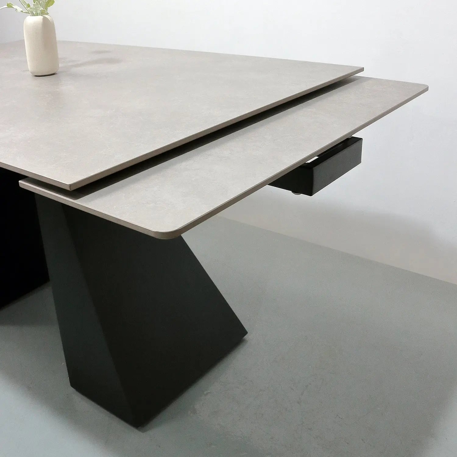 Light Grey Dining Room Furniture Matte Sintered Stone Dining Table Extendable Marsiling