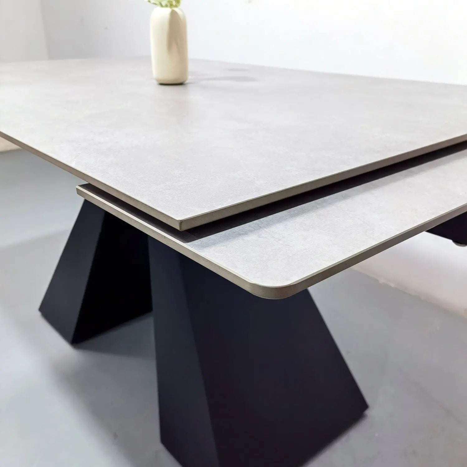 Light Grey Dining Room Furniture Matte Sintered Stone Dining Table Extendable Marsiling
