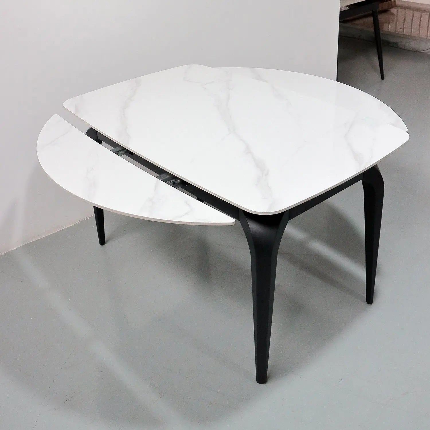 Glossy Sintered Stone Extendable Transformable Dining Table Rounded Corners Marsiling