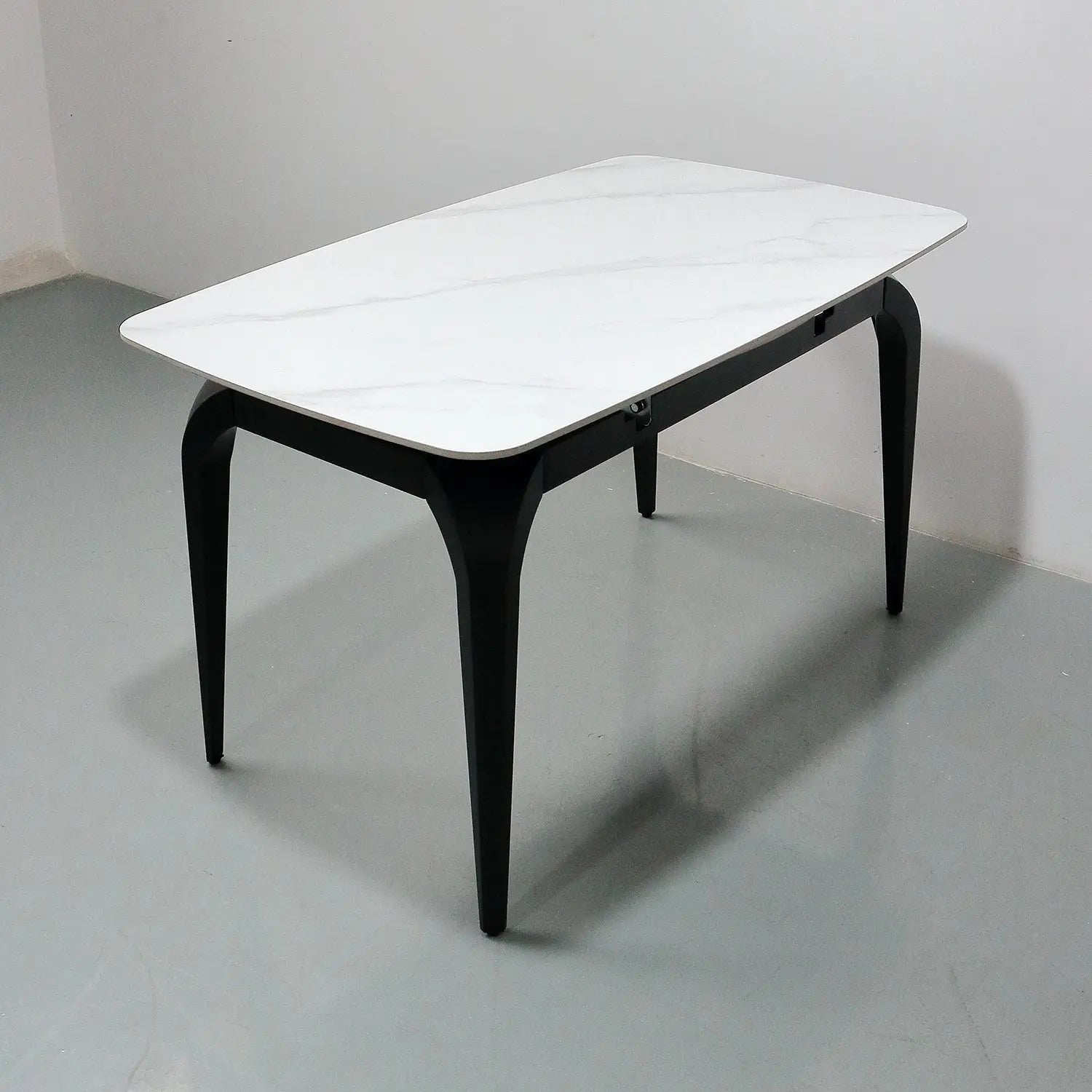 Glossy Sintered Stone Extendable Transformable Dining Table Rounded Corners Marsiling